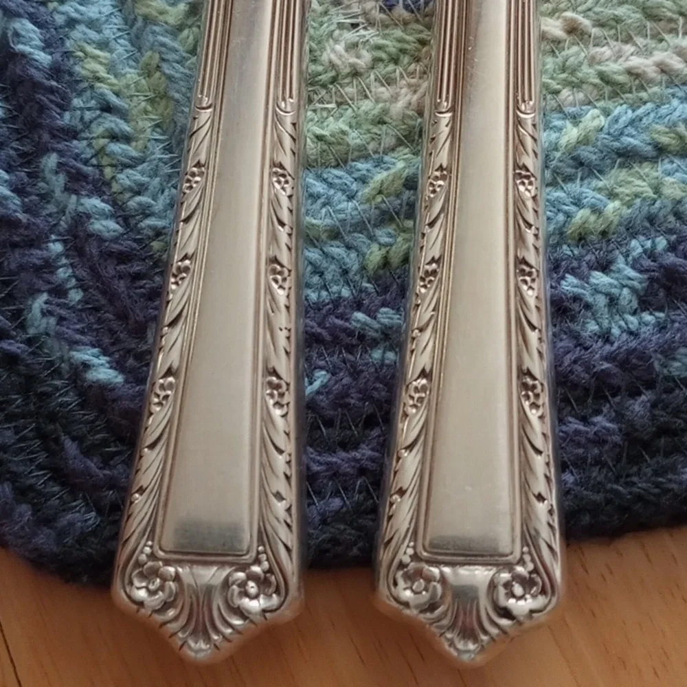 Sterling Silver Dinner Knives - Picture 5 of 8